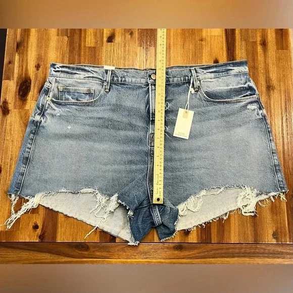 Good American Good ’90s Shorts size 18 denim - Picture 8 of 10